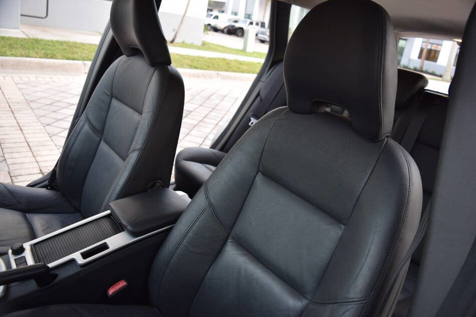 Used 2011 Volvo V50 T5 image 39