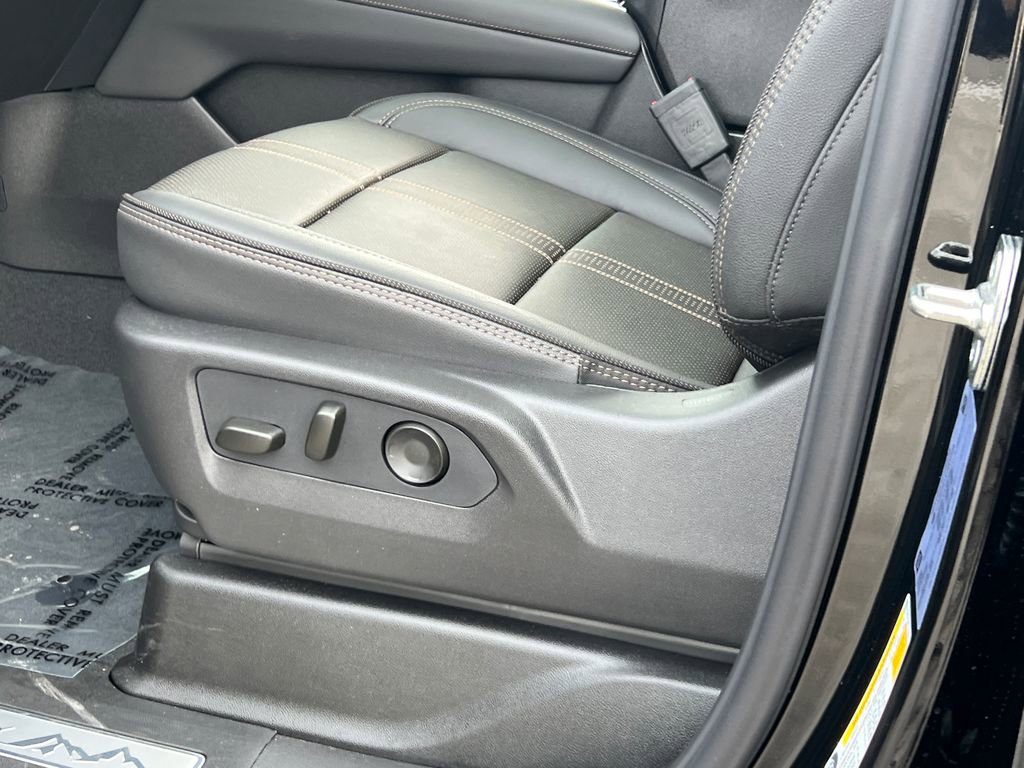 New 2026 Chevrolet Suburban High Country image 18