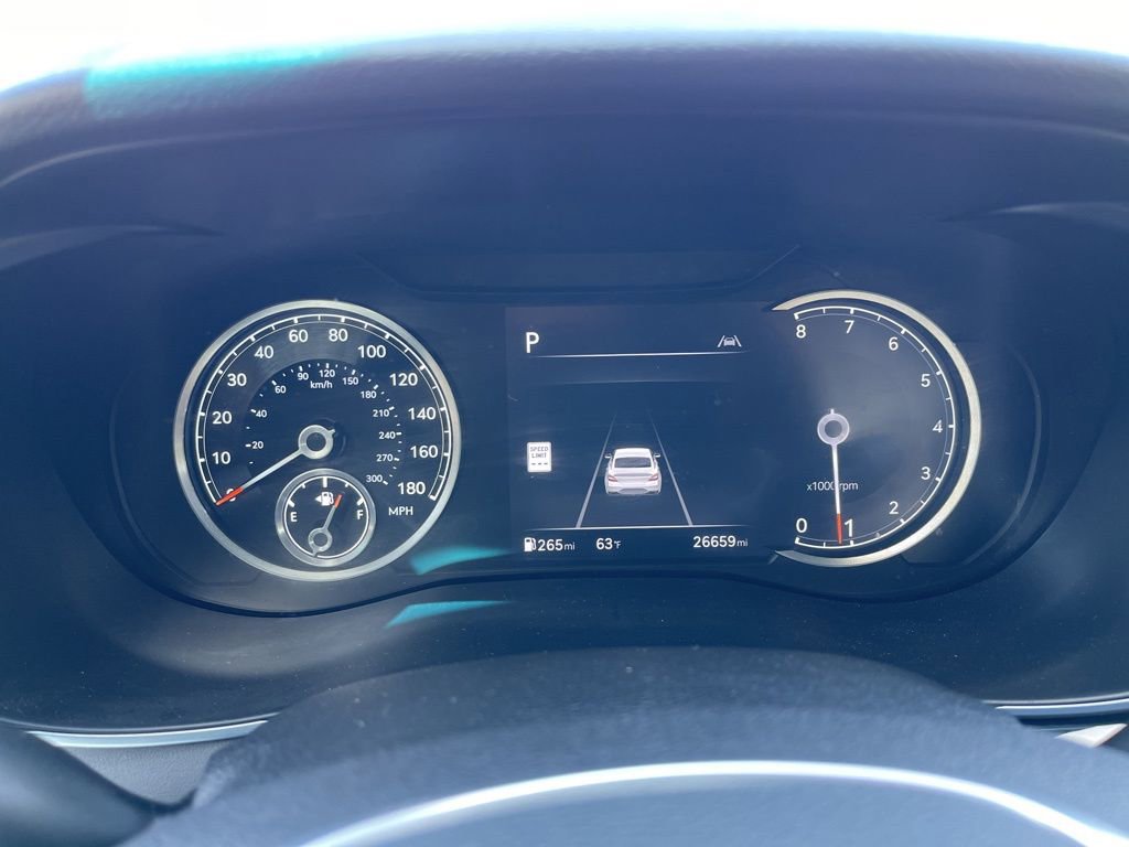 Used 2025 Genesis G70 2.5T image 9