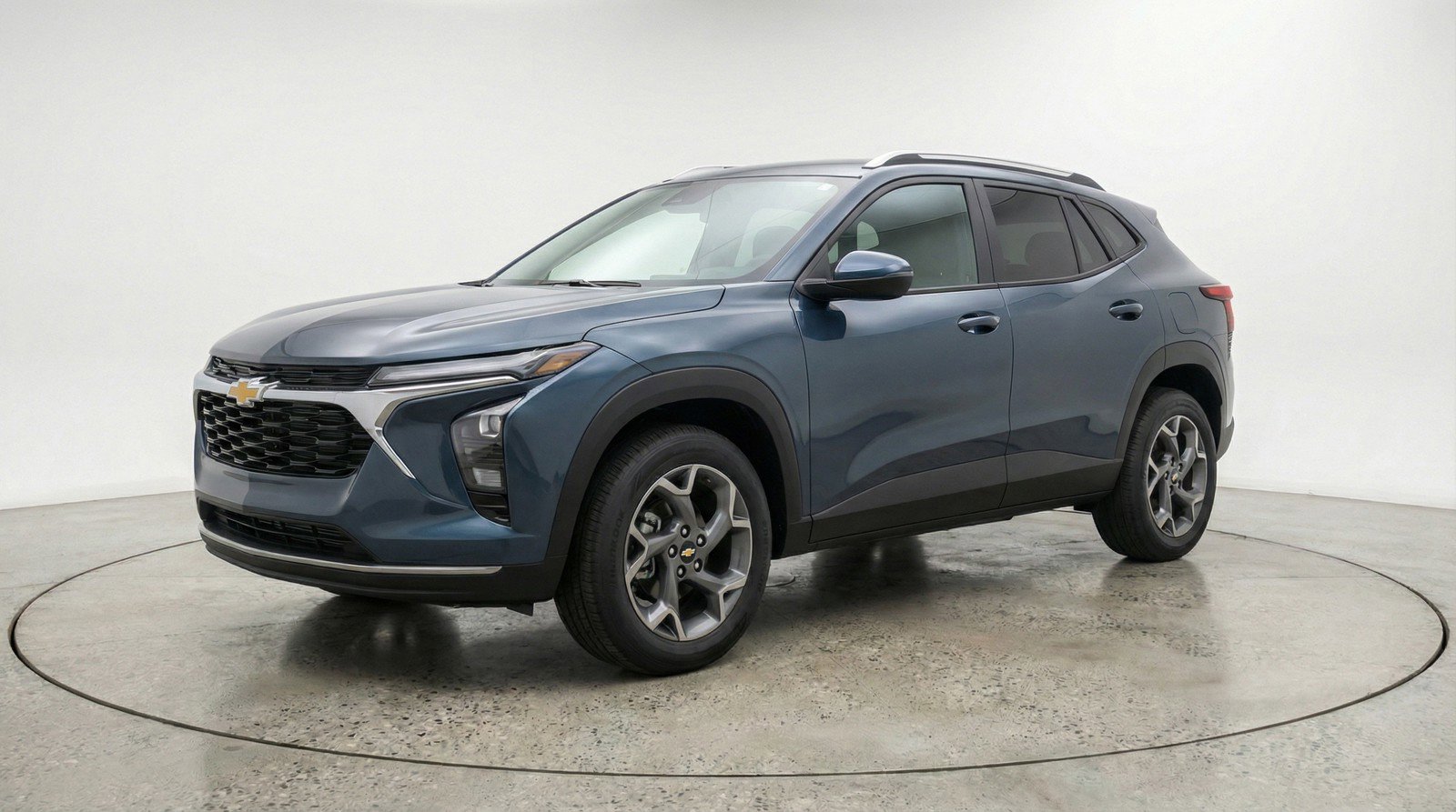 Used 2025 Chevrolet Trax LT image 3
