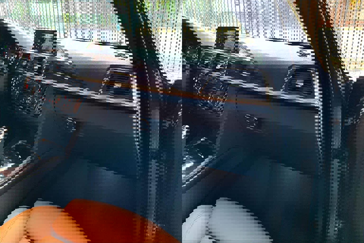 Used 2019 BMW 440i xDrive Convertible w/ M Sport Package image 17