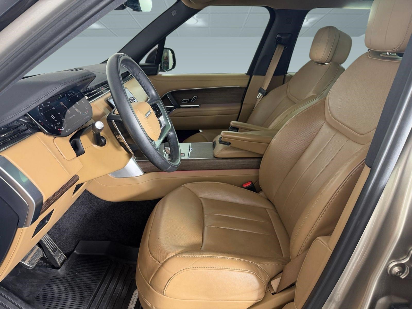 Used 2024 Land Rover Range Rover SE AWD/4WD image 5