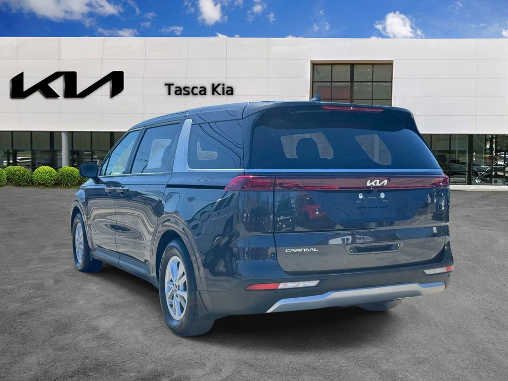 Used 2024 Kia Carnival LX image 6