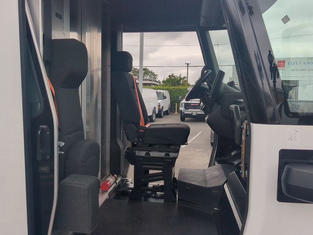 Used 2023 Chevrolet Brightdrop 600 w/ Active Safety Package 2 AWD/4WD image 28