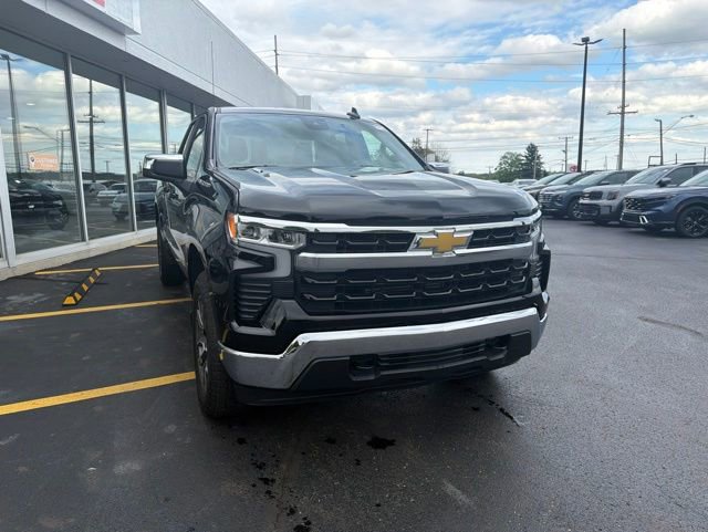 Used 2025 Chevrolet Silverado 1500 LT AWD/4WD image 5