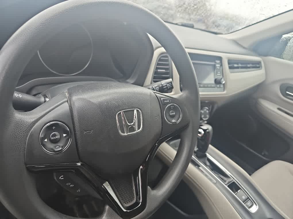 Used 2016 Honda HR-V LX image 5