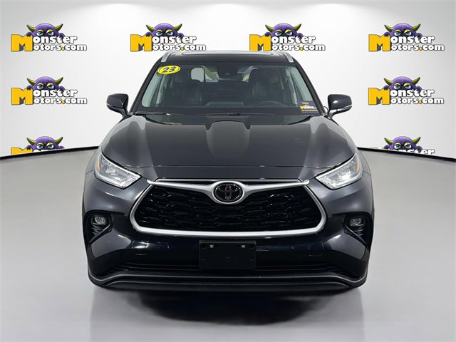 Used 2023 Toyota Highlander L image 2