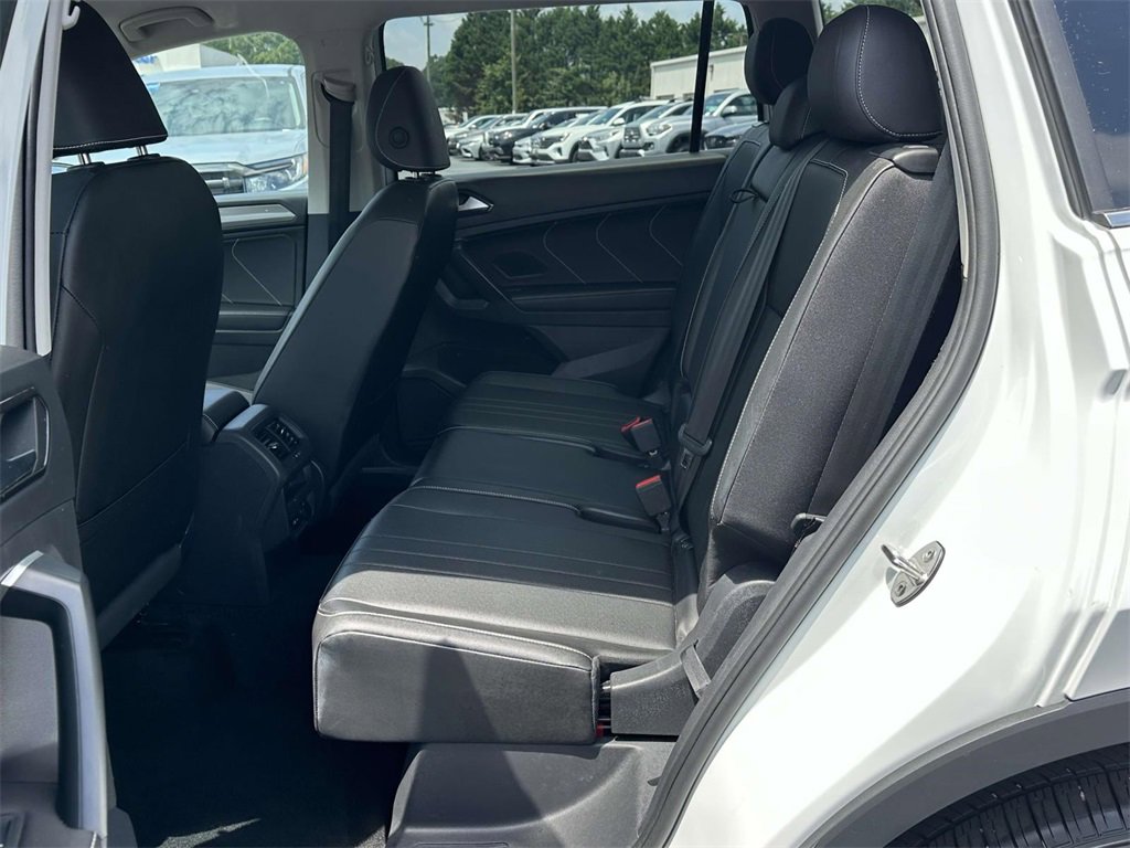 Used 2024 Volkswagen Tiguan SE image 10