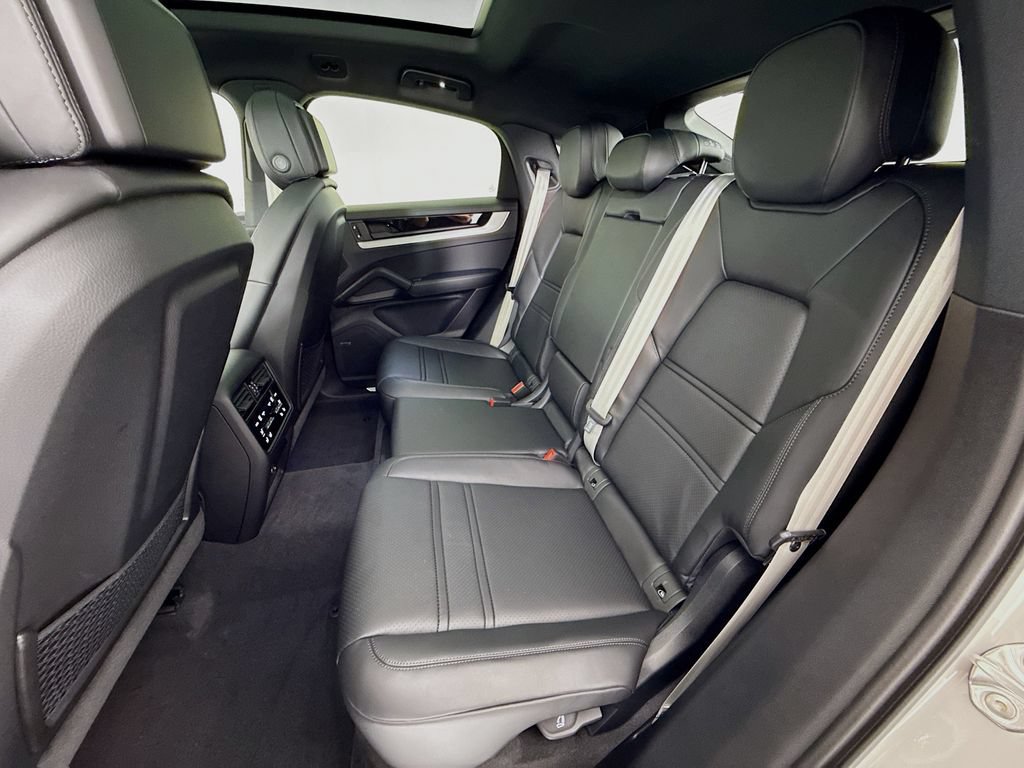 New 2026 Porsche Cayenne Coupe AWD/4WD image 26