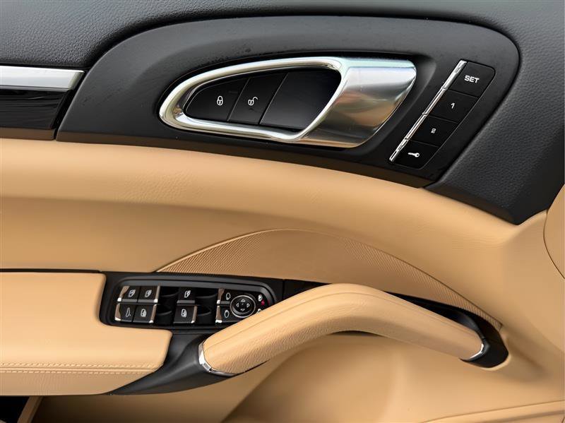 Used 2016 Porsche Cayenne image 34