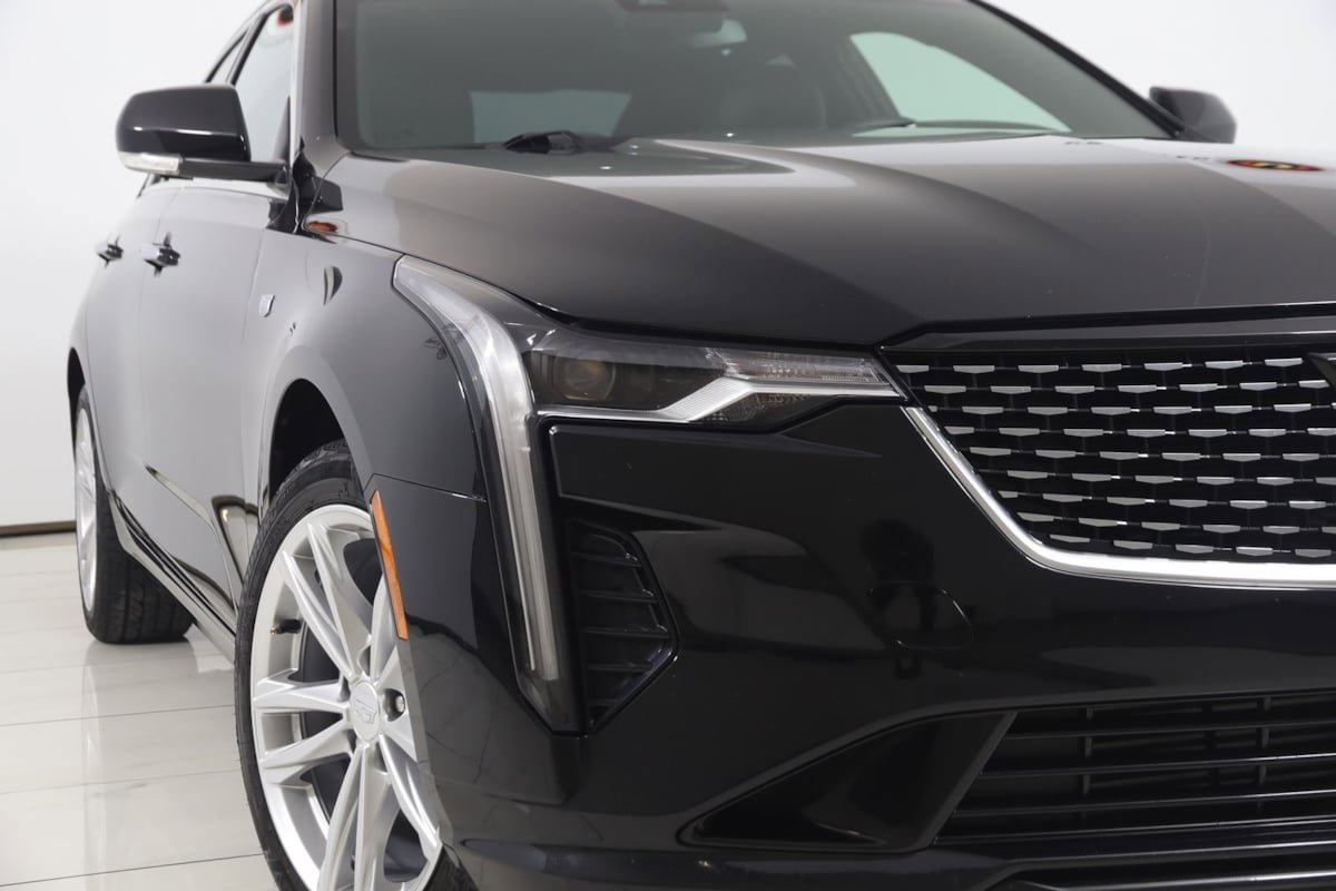 Used 2021 Cadillac CT4 Luxury w/ Cold Weather Package AWD/4WD image 17