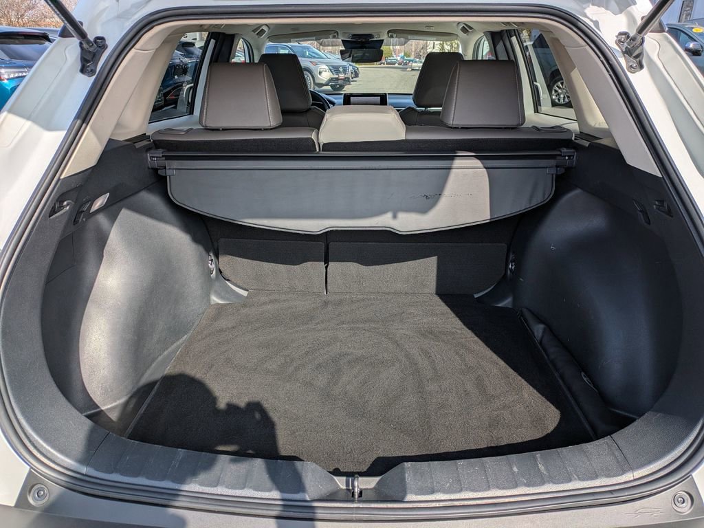 Used 2024 Toyota Corolla Cross XLE image 25