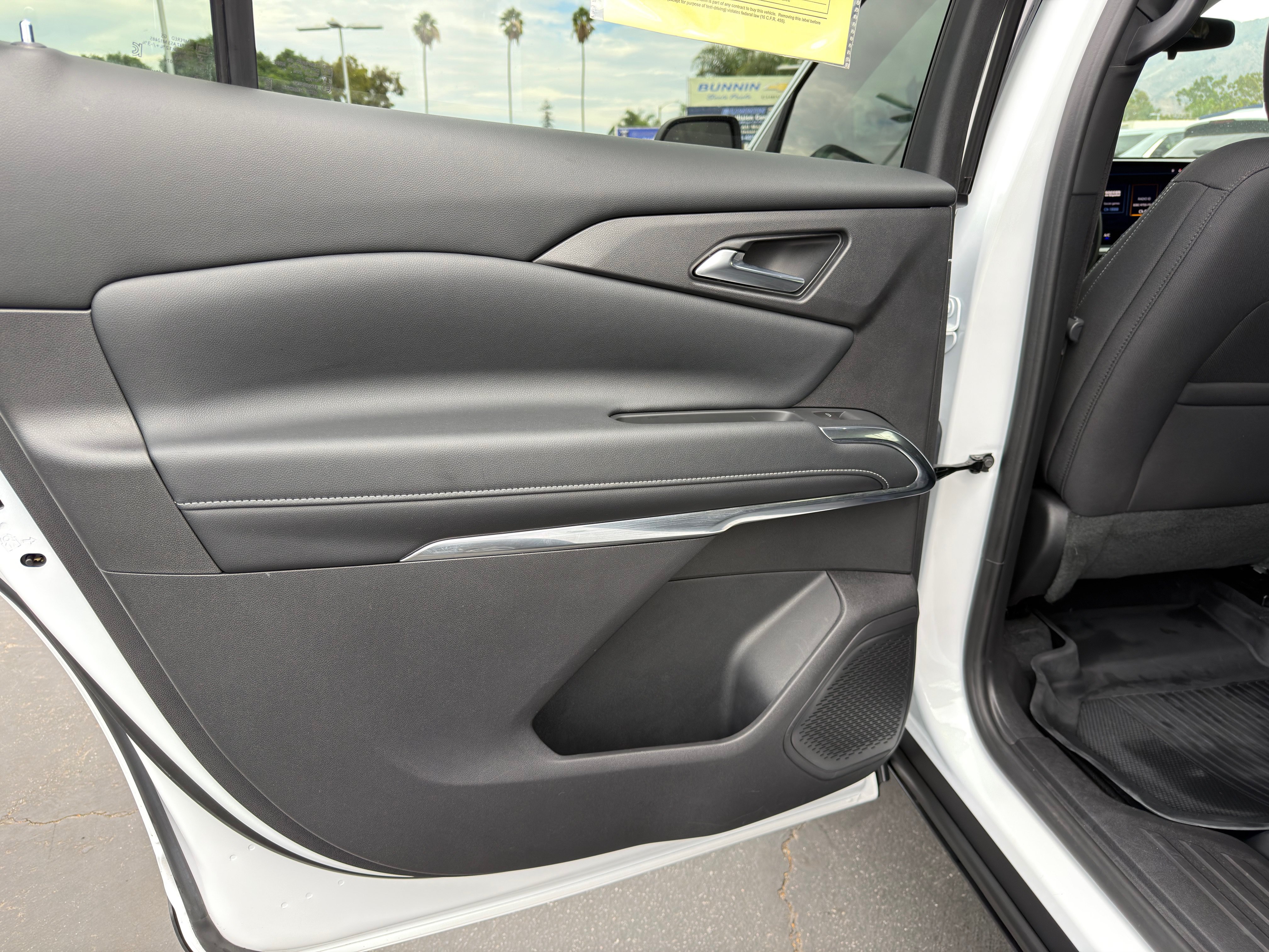 Used 2026 Chevrolet Traverse LT FWD image 19
