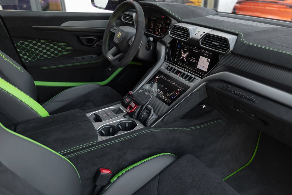 Used 2024 Lamborghini Urus Performante AWD/4WD image 33
