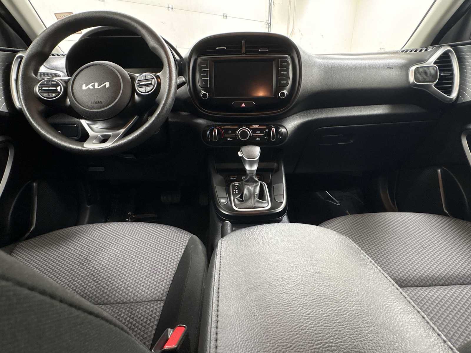 Used 2024 Kia Soul LX w/ Option Group 015 FWD image 25