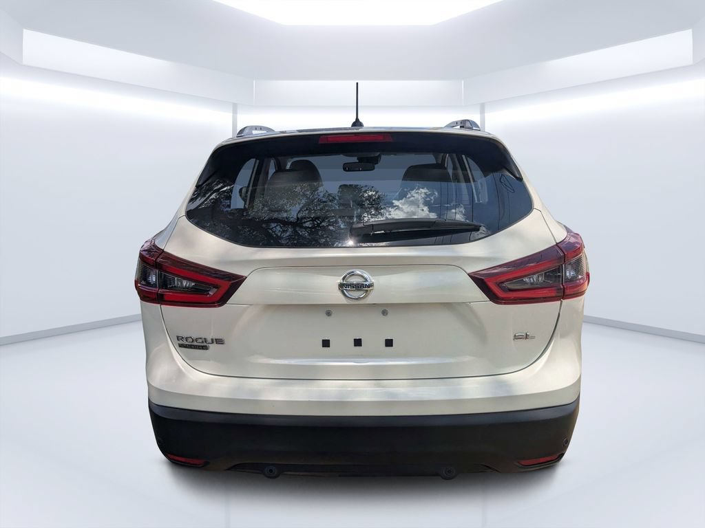 Used 2022 Nissan Rogue Sport SL w/ Premium Package FWD image 4