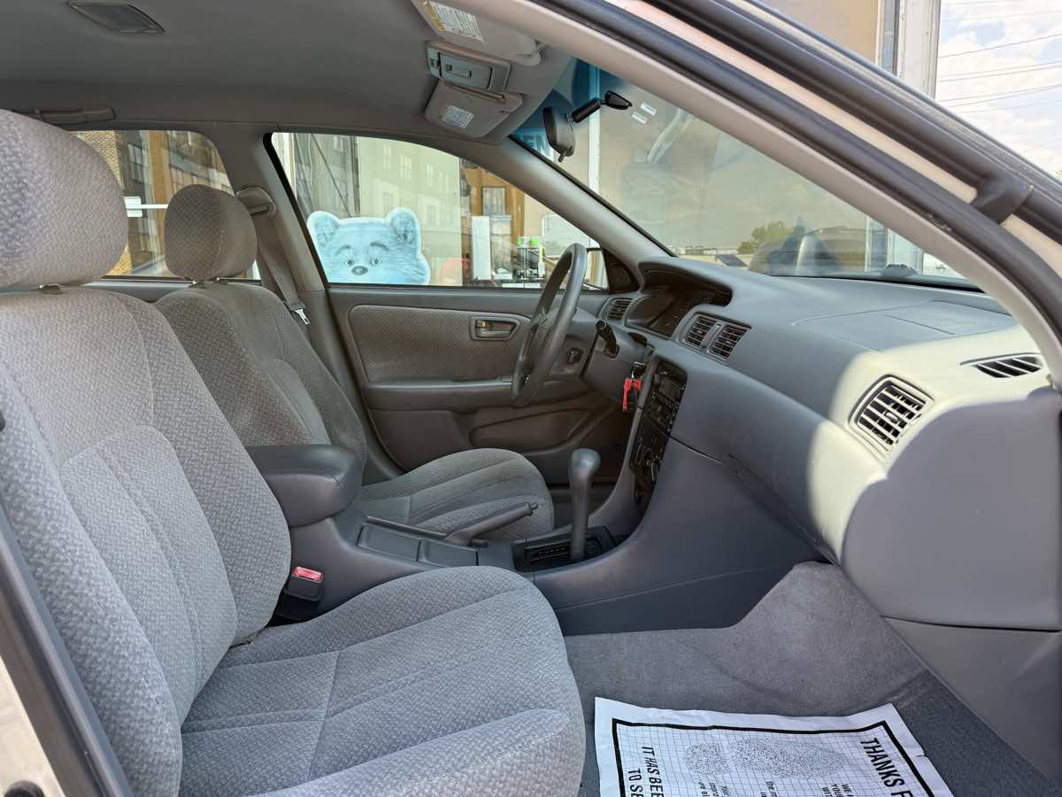 Used 2001 Toyota Camry LE FWD image 10