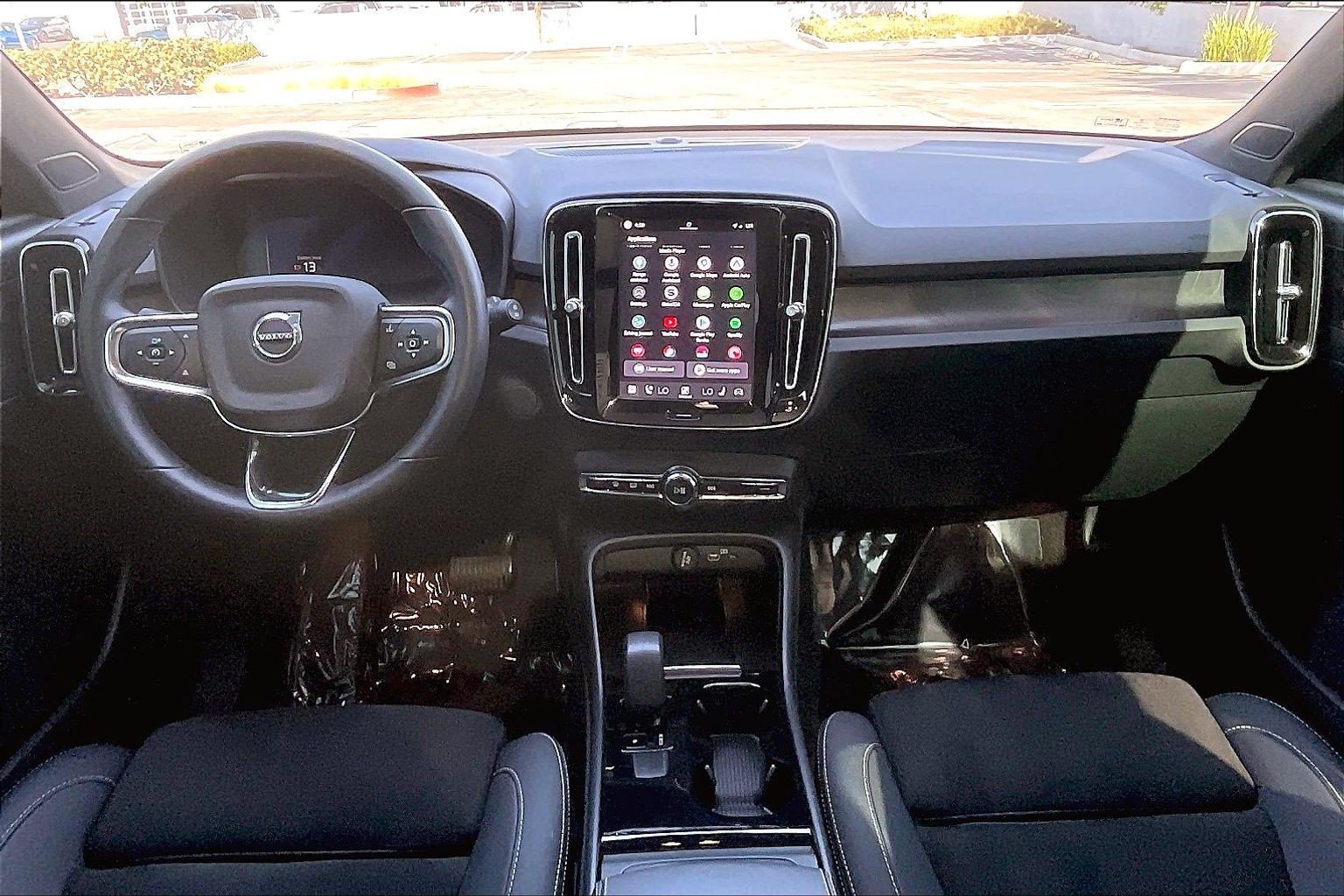 Used 2023 Volvo XC40 Recharge Ultimate AWD/4WD image 14