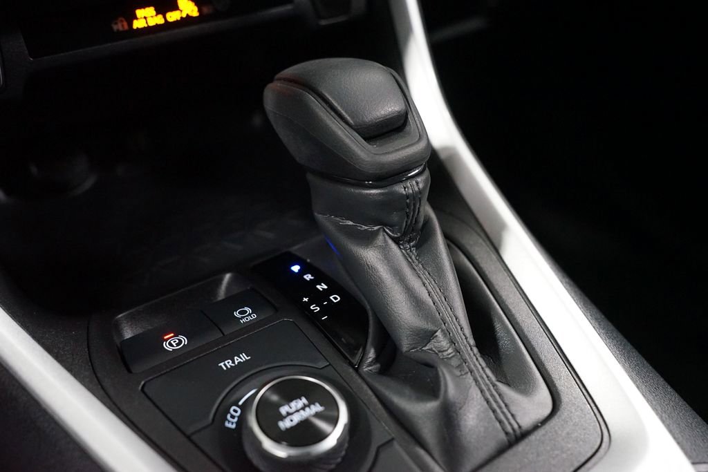Used 2025 Toyota RAV4 LE image 21