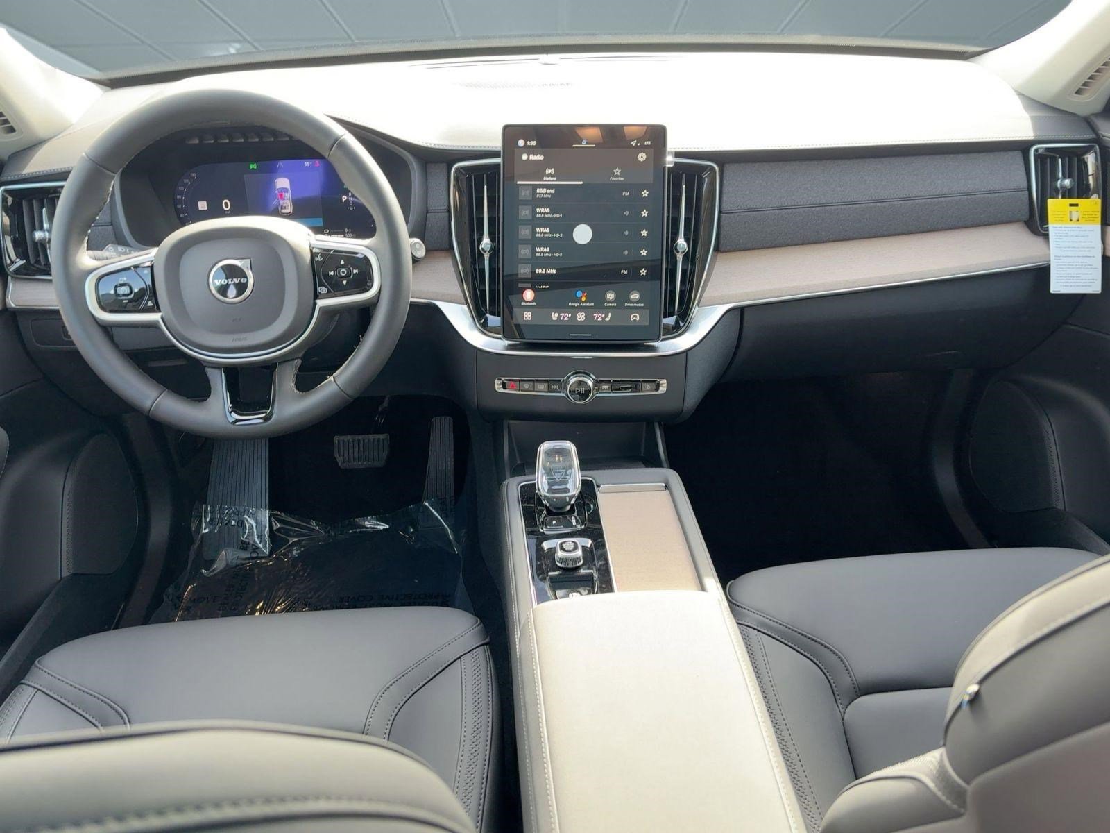 New 2026 Volvo XC90 T8 Plus w/ Protection Package Premier image 15