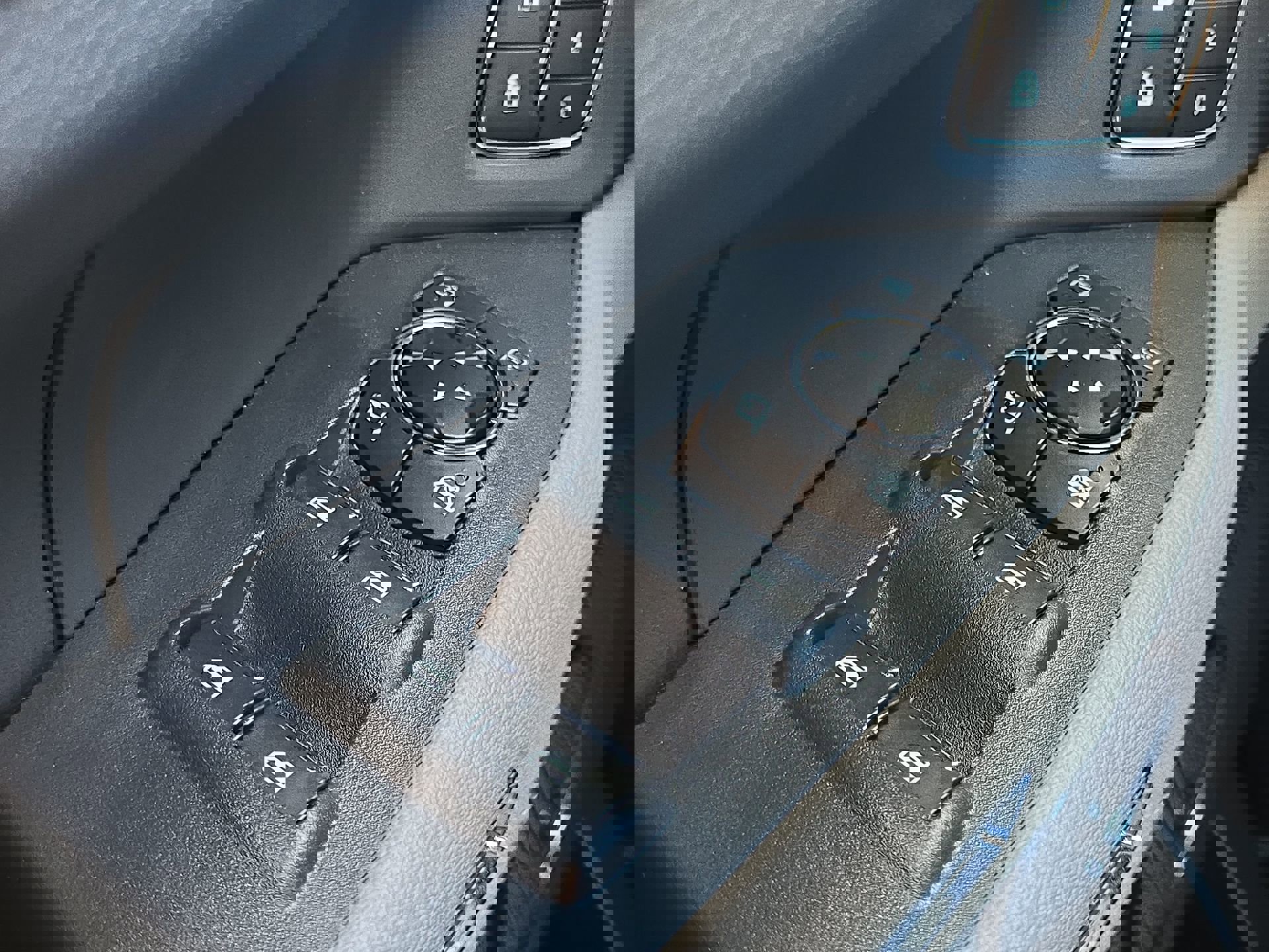 Used 2022 Ford Expedition Limited image 14