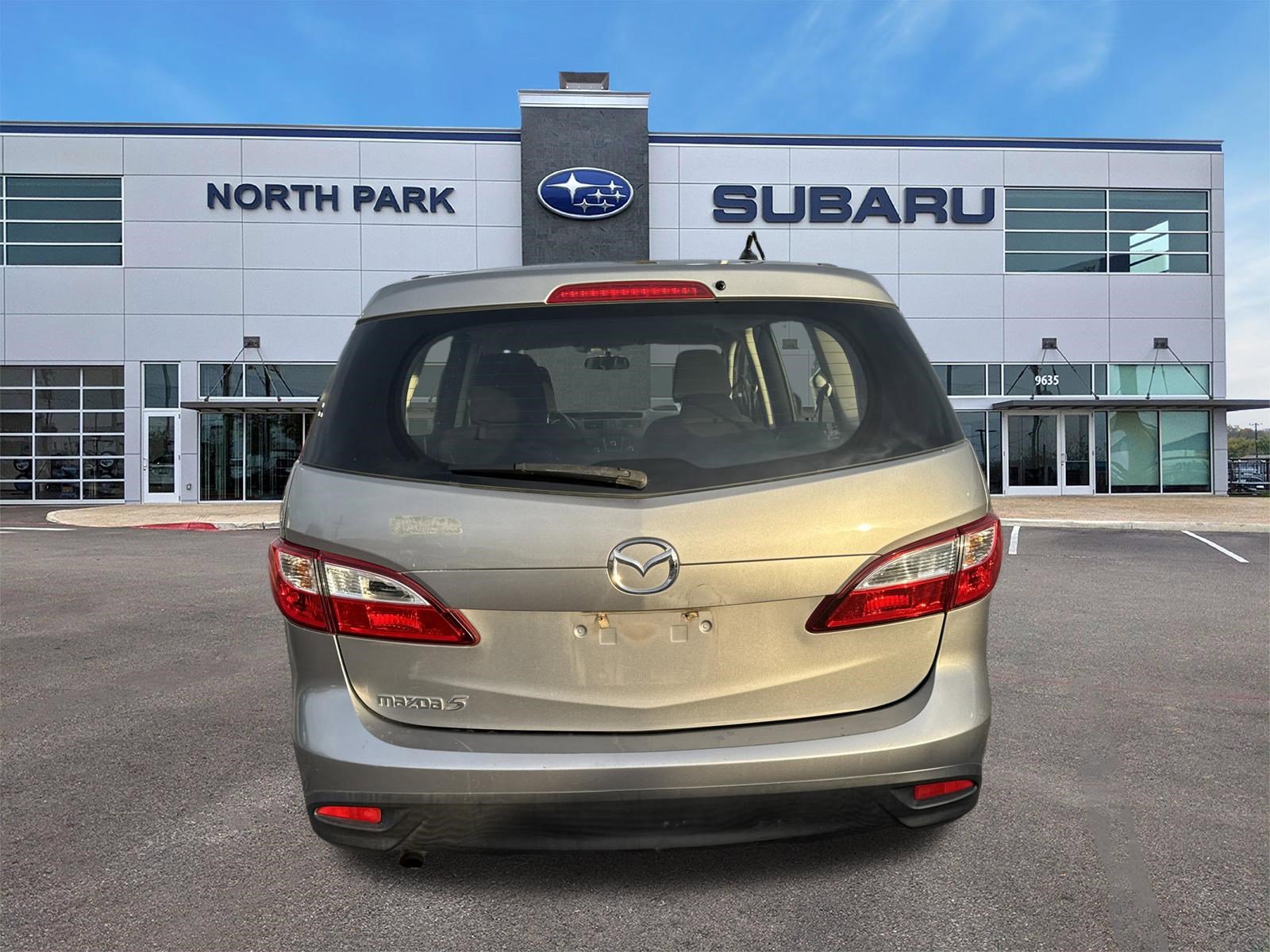 Used 2015 MAZDA MAZDA5 Sport image 4