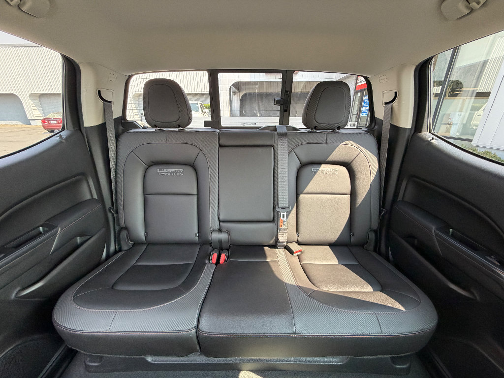 Used 2019 GMC Canyon All Terrain w/ Trailering Package AWD/4WD image 4