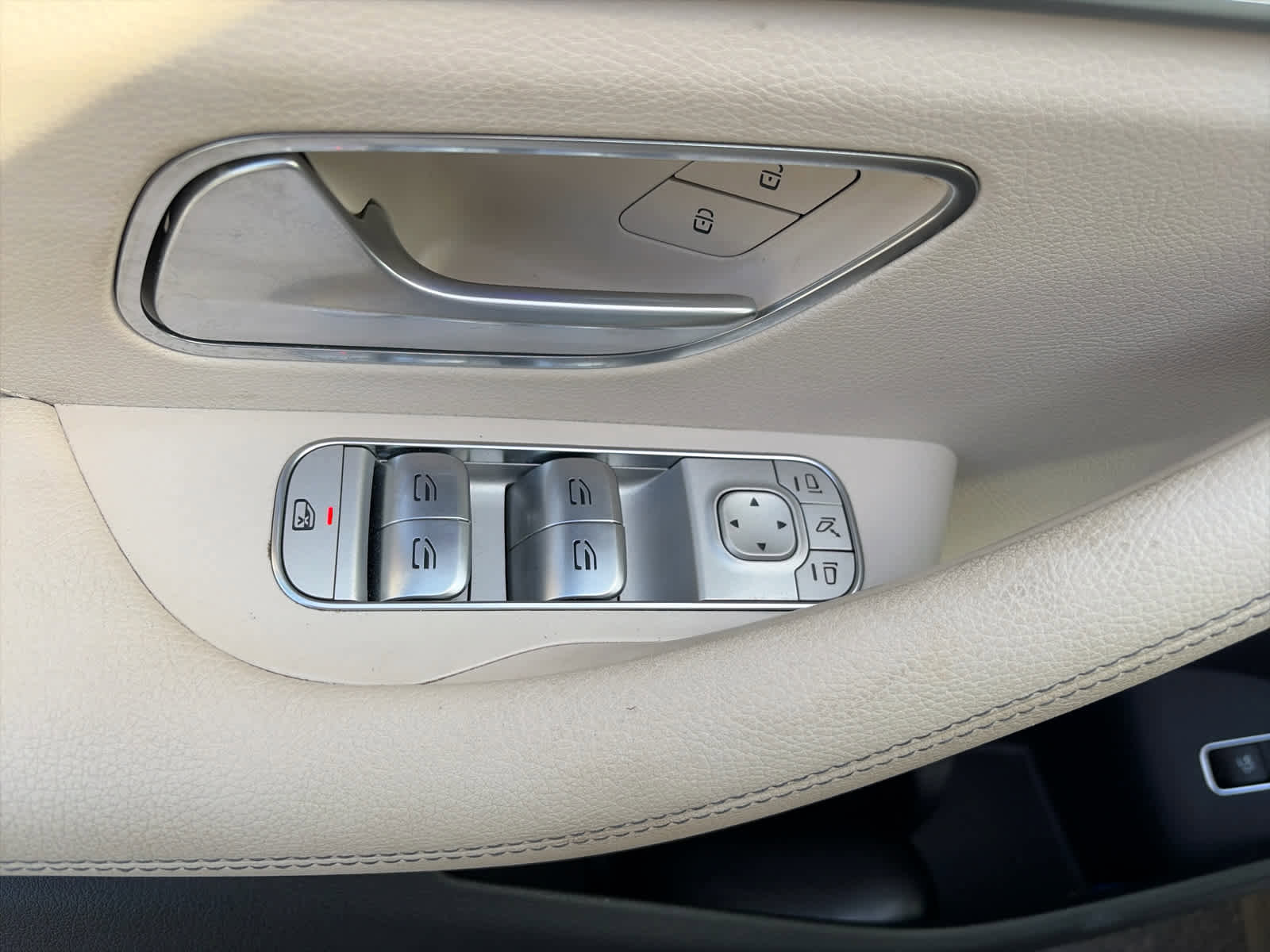 Used 2022 Mercedes-Benz GLE 350 4MATIC image 11