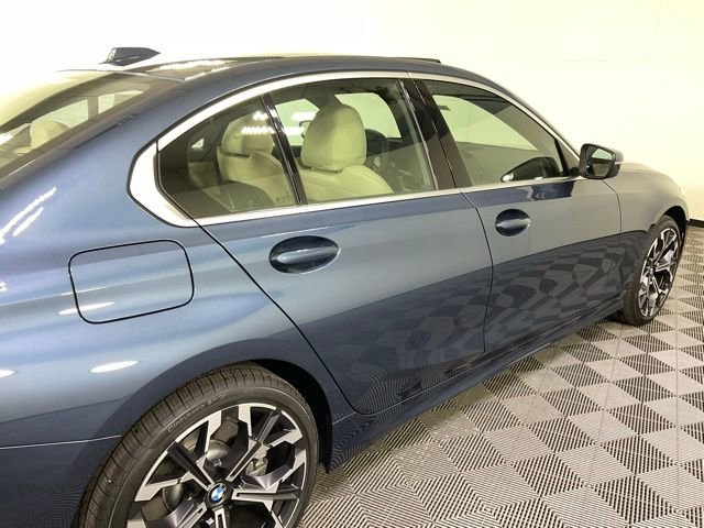 Certified 2025 BMW 330i xDrive Sedan w/ Premium Package AWD/4WD image 8