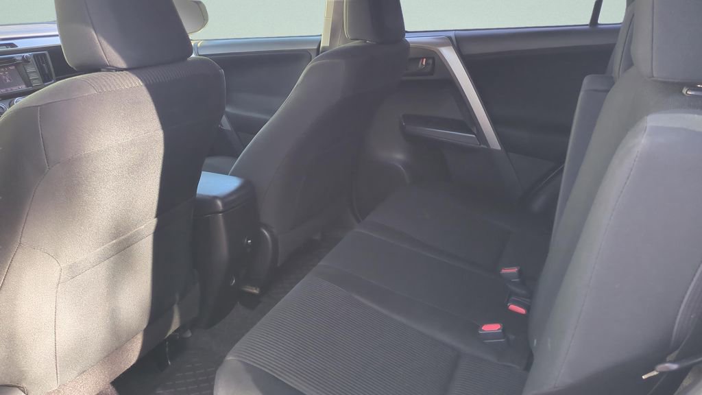 Used 2017 Toyota RAV4 LE image 19