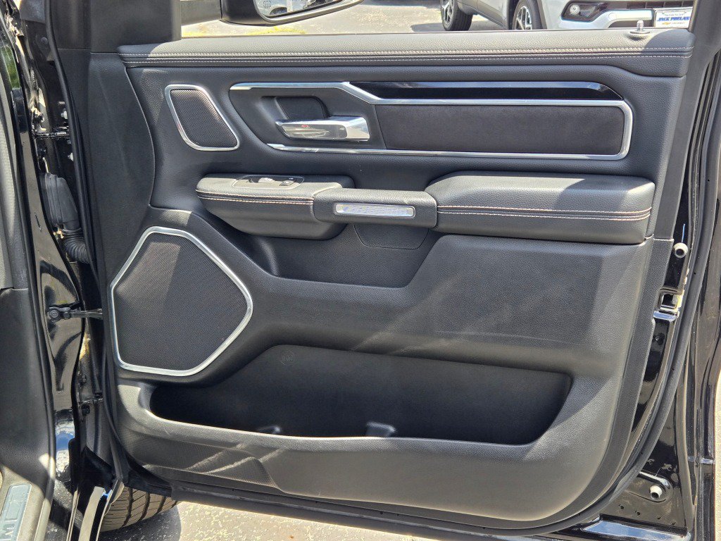 Used 2022 RAM 1500 Laramie AWD/4WD image 6