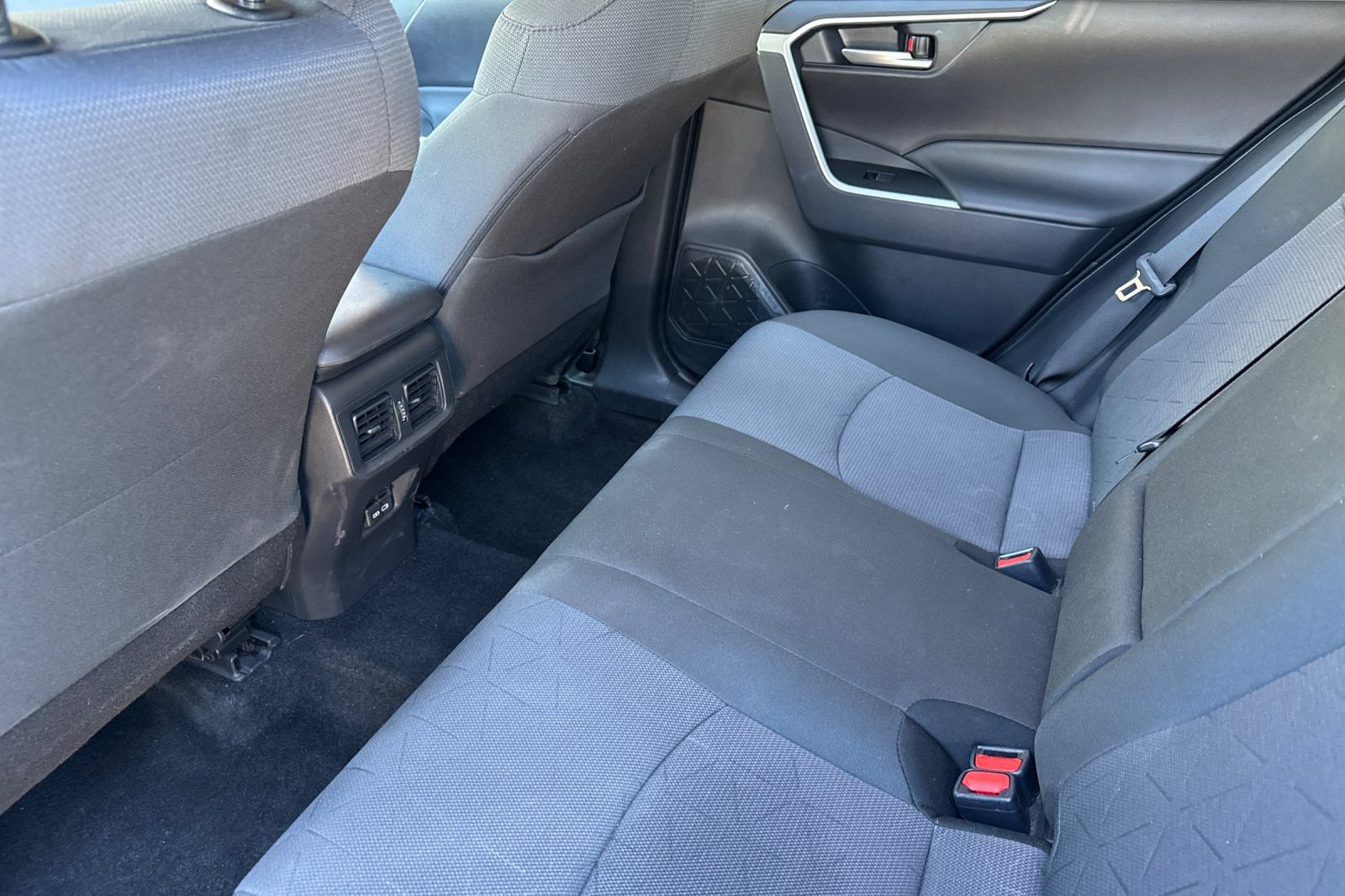 Certified 2025 Toyota RAV4 XLE AWD/4WD image 15