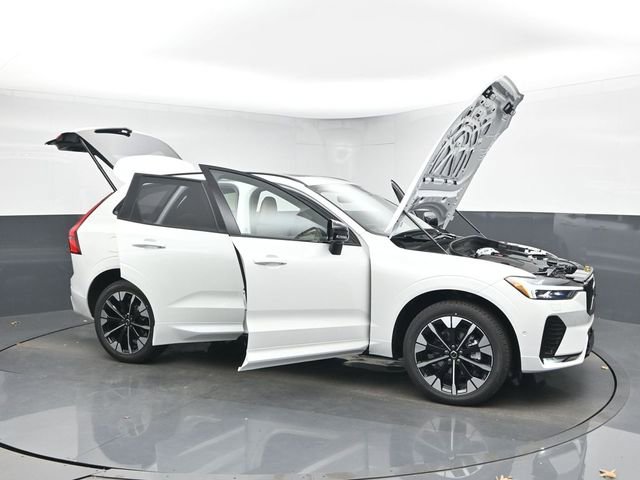 New 2026 Volvo XC60 B5 Plus w/ Protection Package Premier image 53
