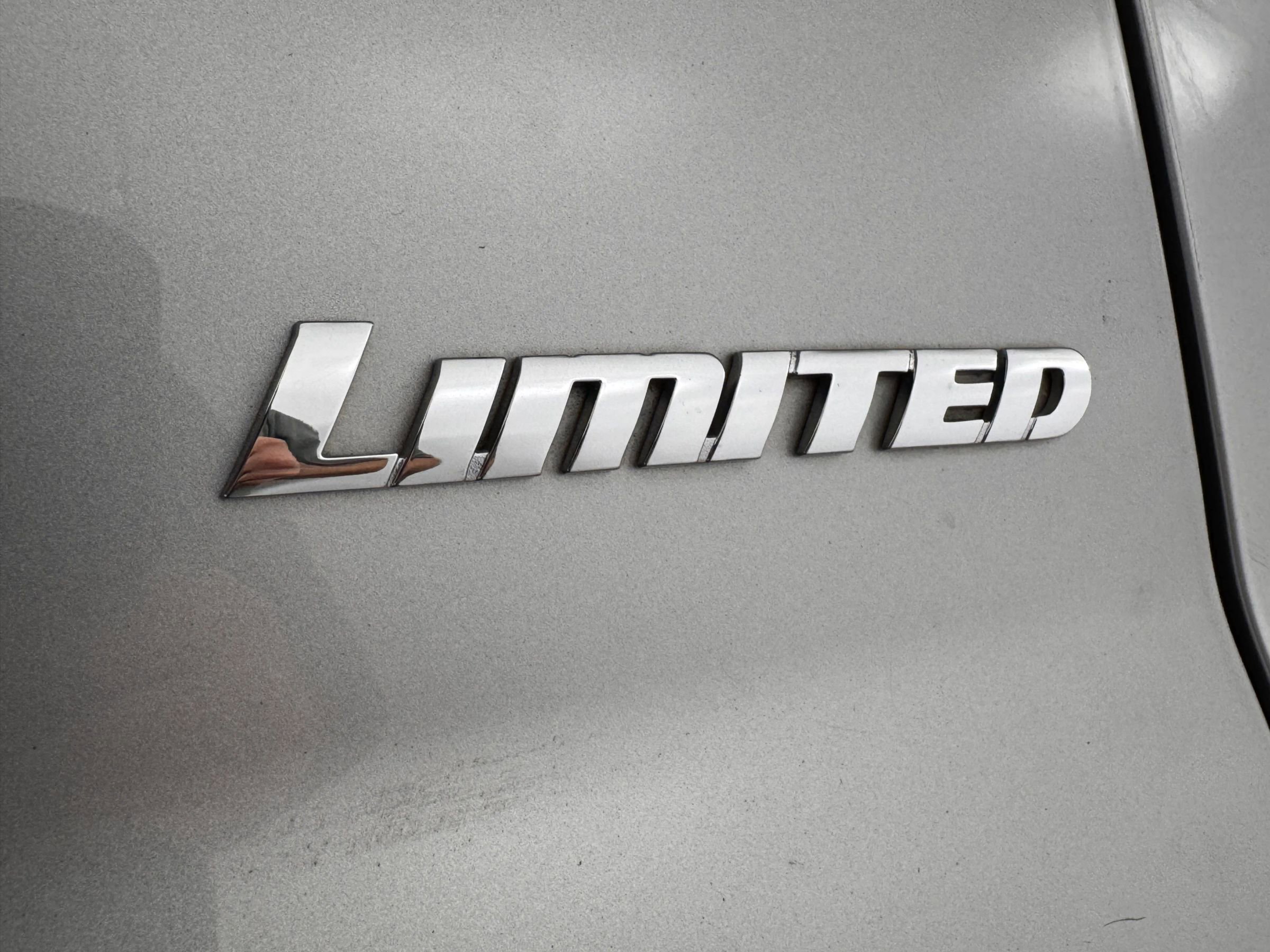 Used 2016 Toyota Tundra Limited image 26