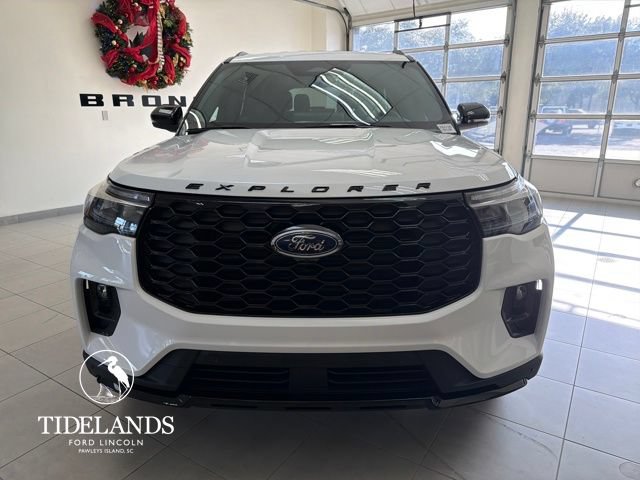 New 2026 Ford Explorer ST-Line w/ ST-Line Street Pack RWD image 3
