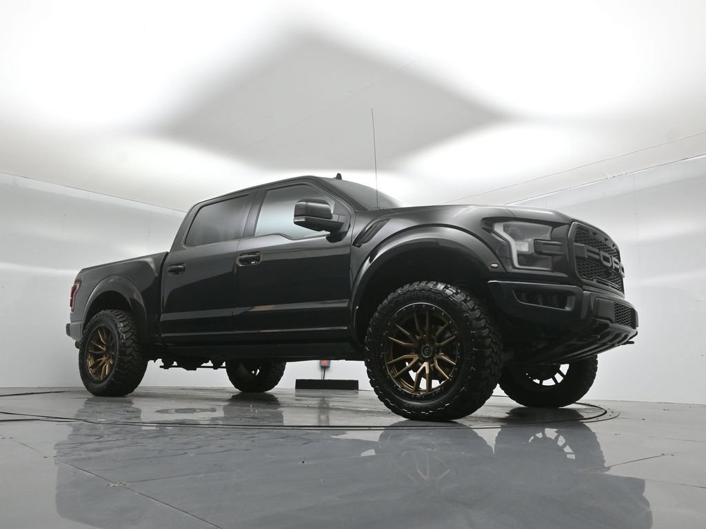 Used 2019 Ford F150 Raptor w/ Equipment Group 802A Luxury AWD/4WD image 3