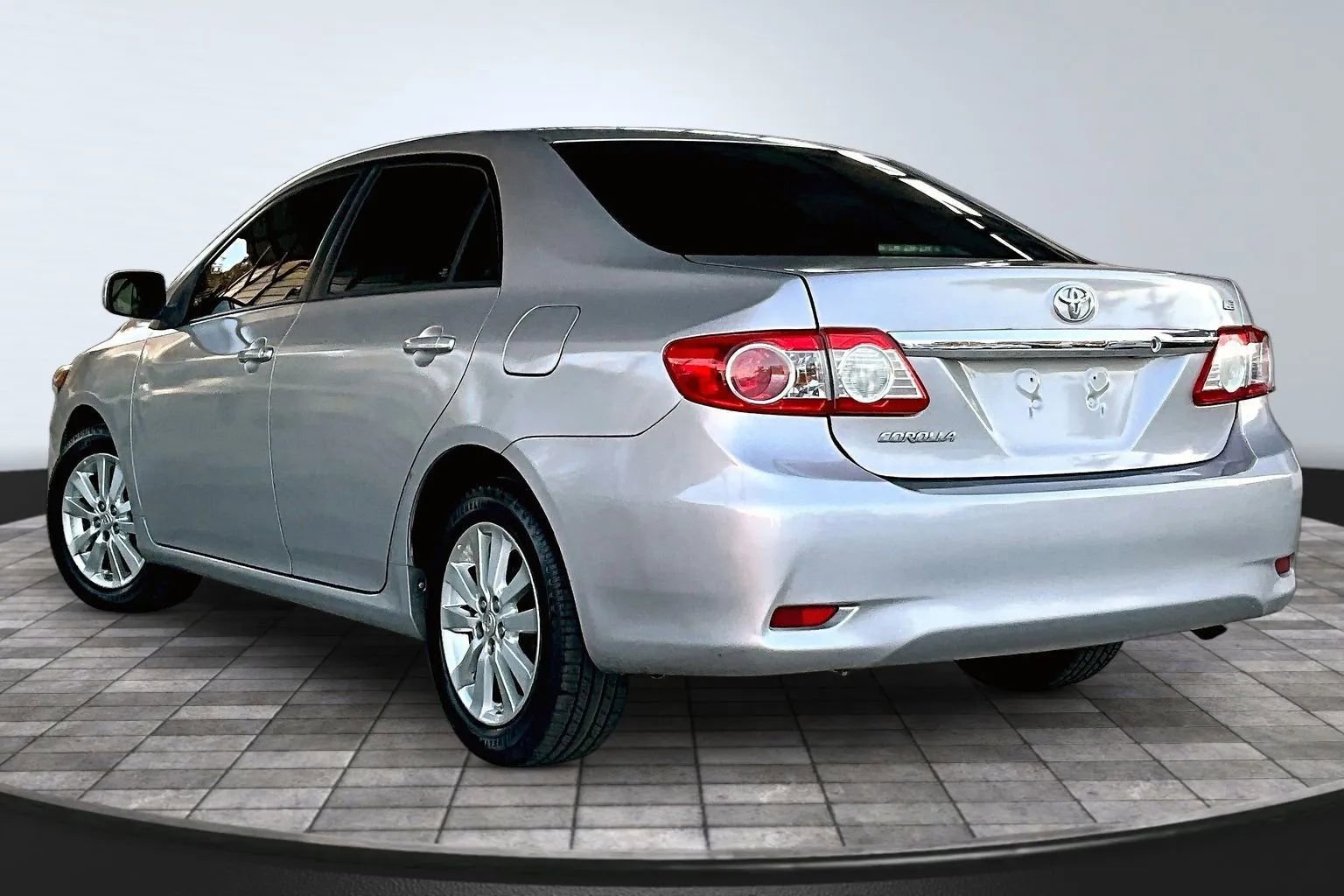 Used 2011 Toyota Corolla LE FWD image 4