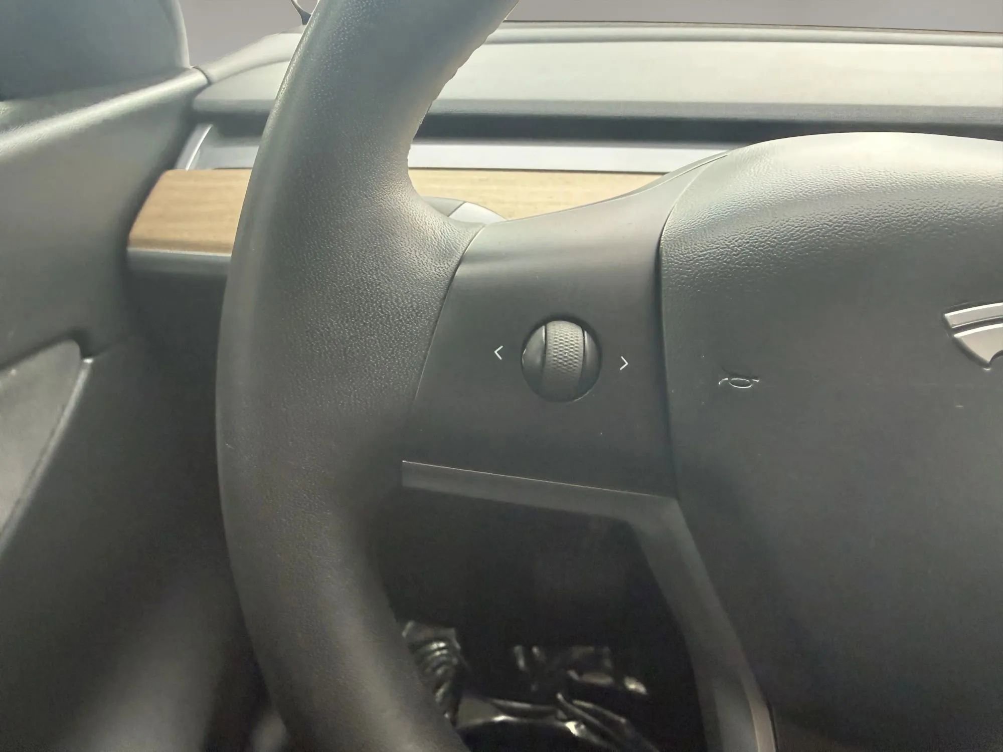 Used 2021 Tesla Model Y Long Range image 22