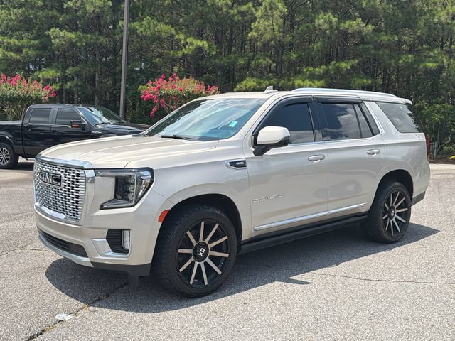 Used 2021 GMC Yukon Denali w/ Denali Premium Package AWD/4WD image 3