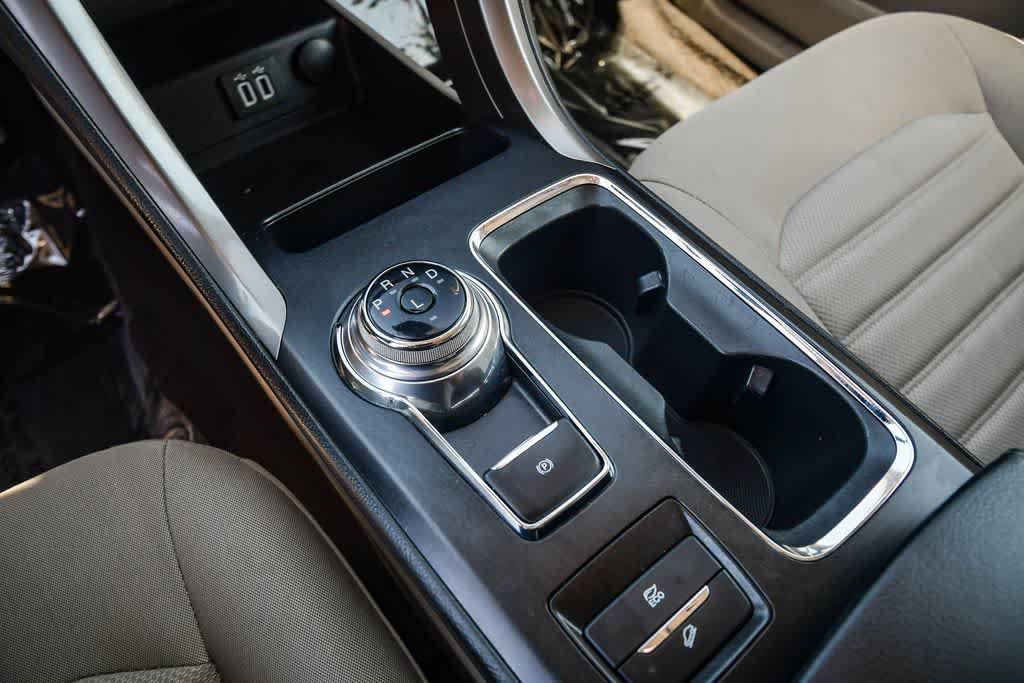 Used 2019 Ford Fusion SE FWD image 19