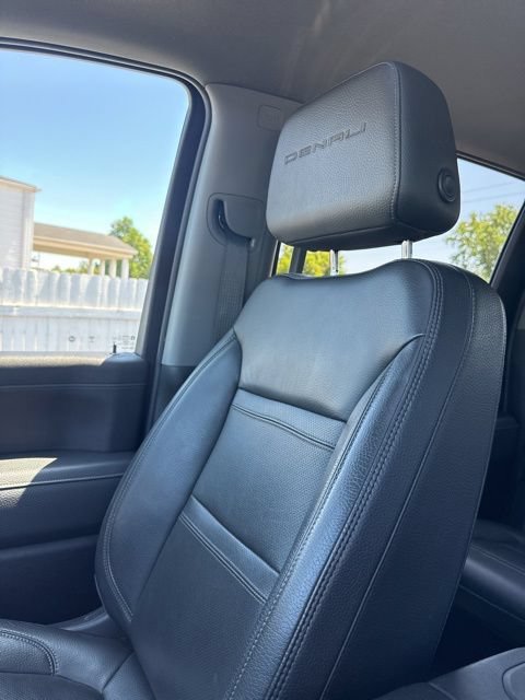 Used 2022 GMC Sierra 3500 Denali w/ Denali Black Diamond Edition AWD/4WD image 20