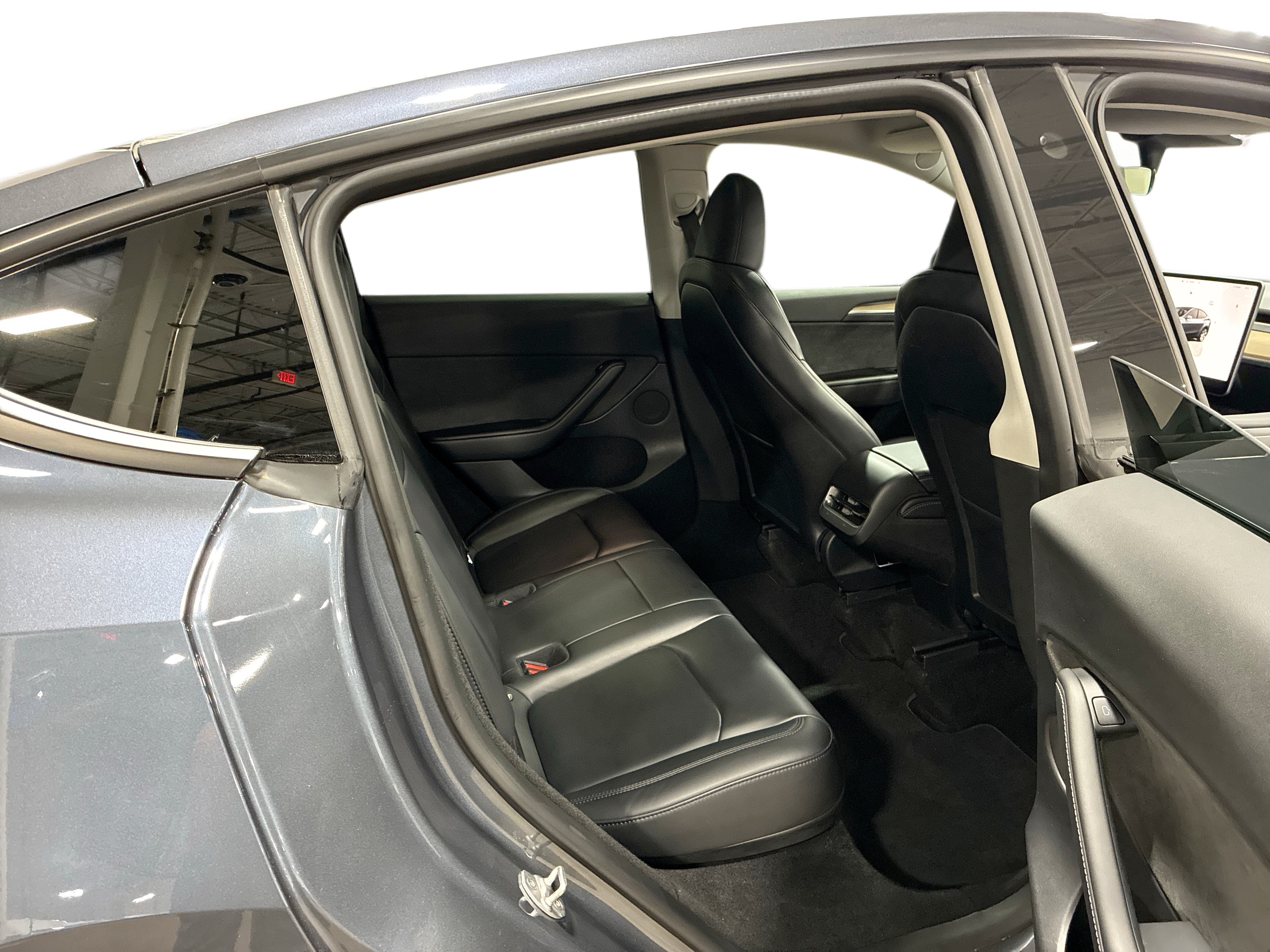 Certified 2023 Tesla Model Y AWD image 11
