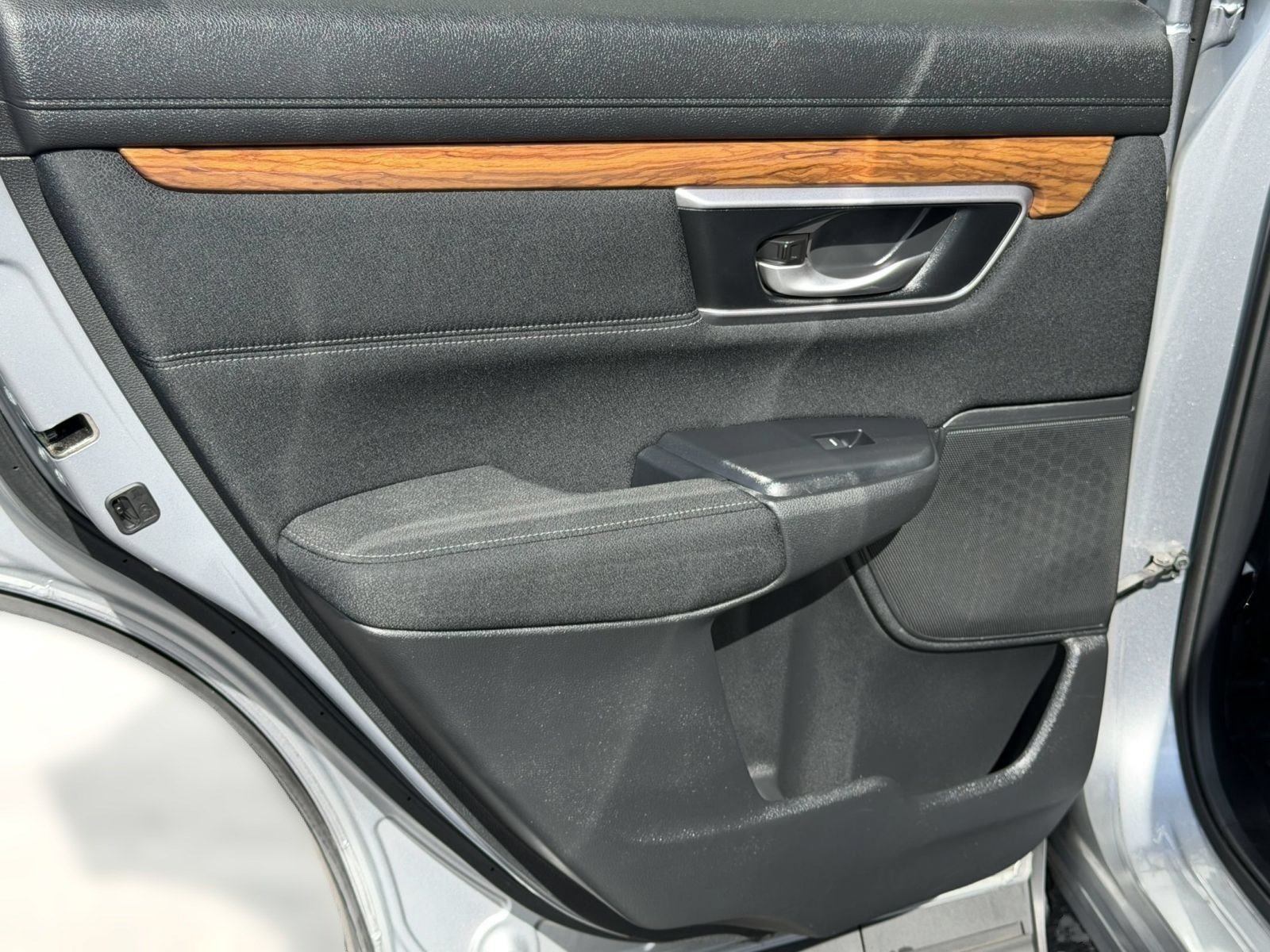 Used 2017 Honda CR-V EX image 32