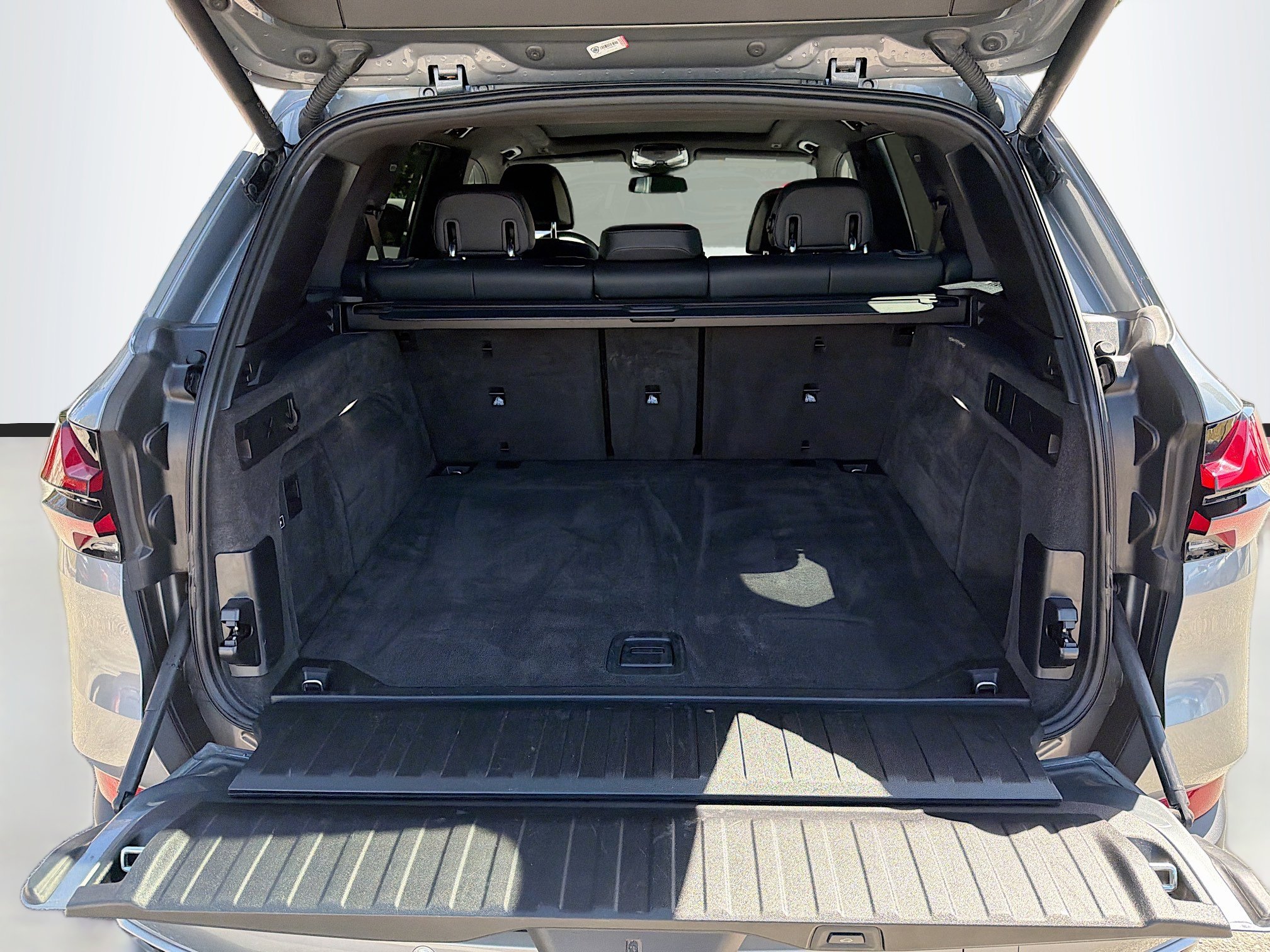 Used 2024 BMW X5 sDrive40i w/ Premium Package image 12