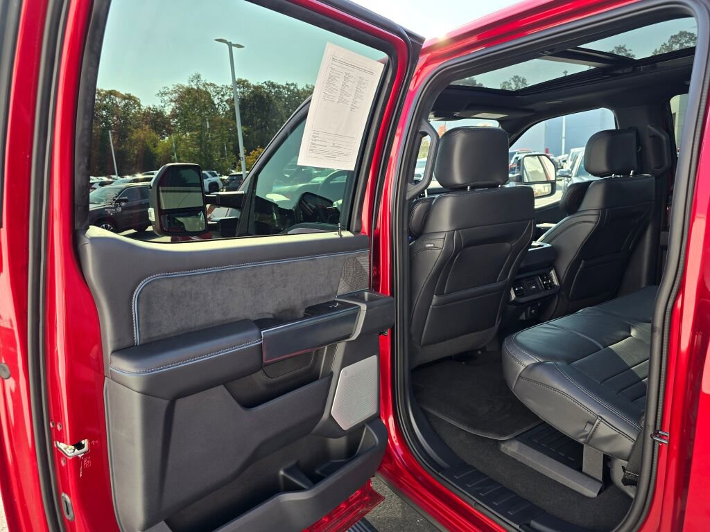 Used 2025 Ford F350 Platinum image 46