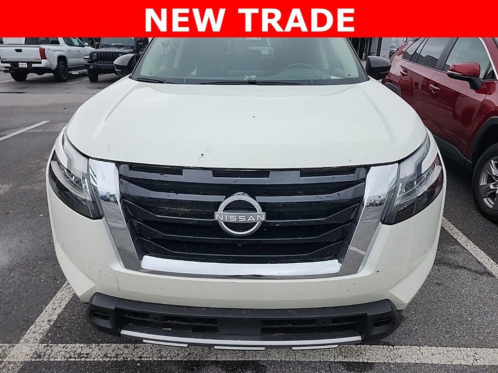 Used 2024 Nissan Pathfinder Platinum w/ Cargo Package image 3