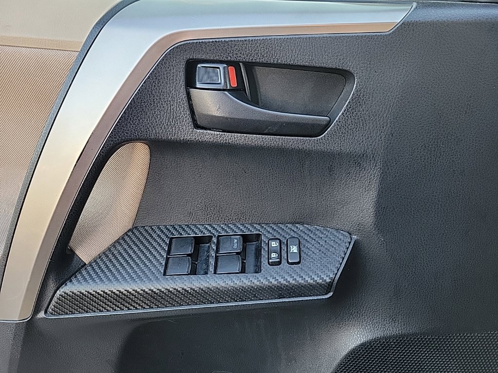 Used 2013 Toyota RAV4 XLE AWD/4WD image 12