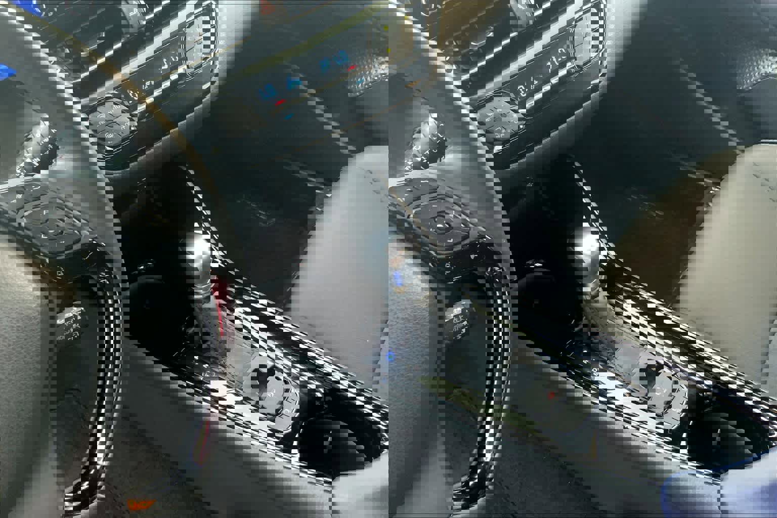 Used 2021 Toyota C-HR XLE image 16