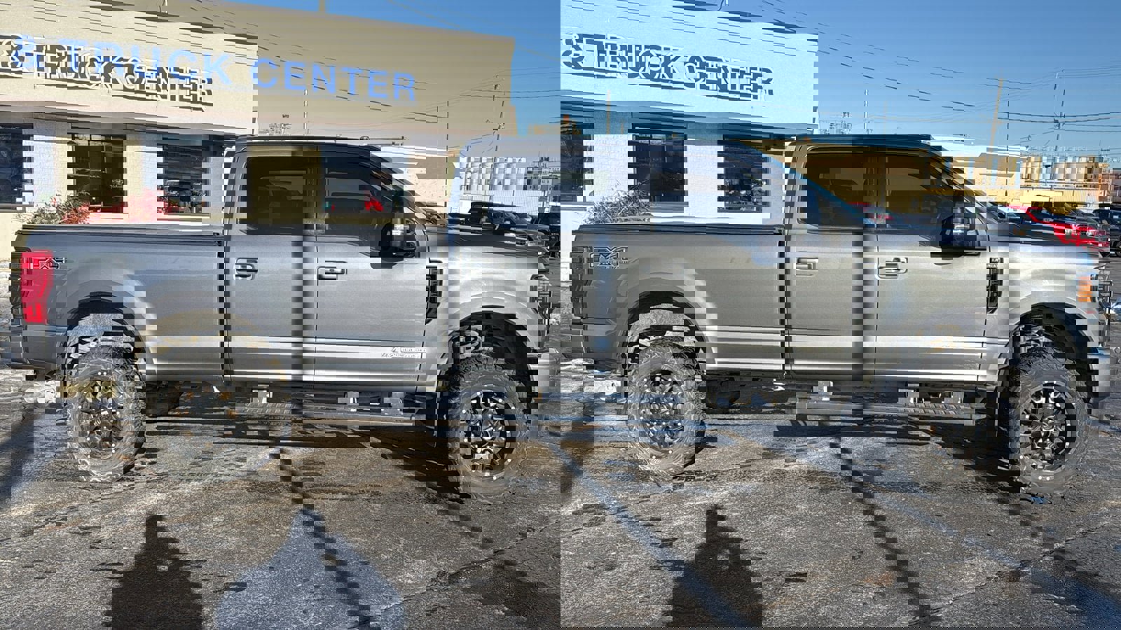 Used 2022 Ford F350 Lariat image 7