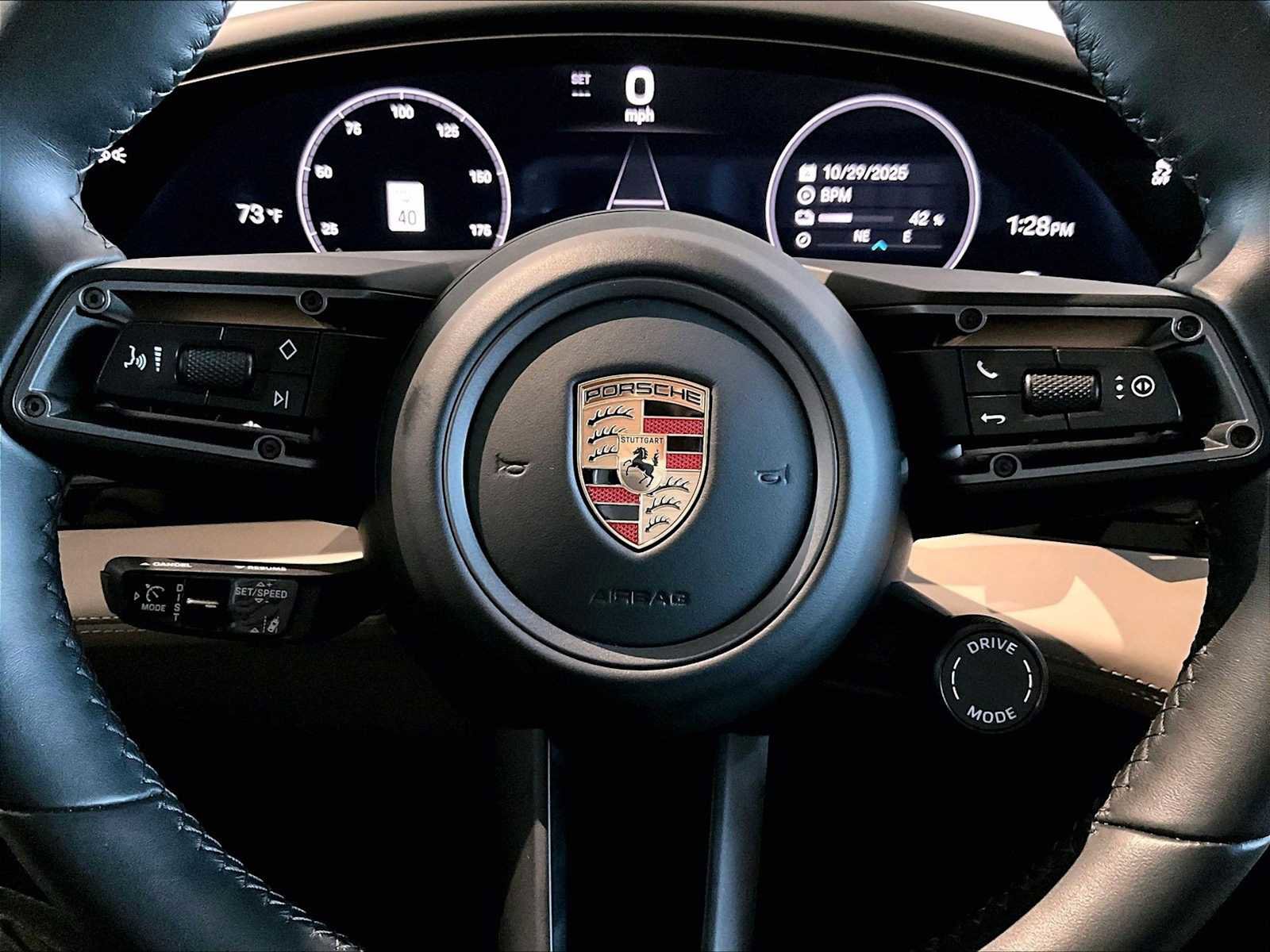 Used 2025 Porsche Taycan image 18